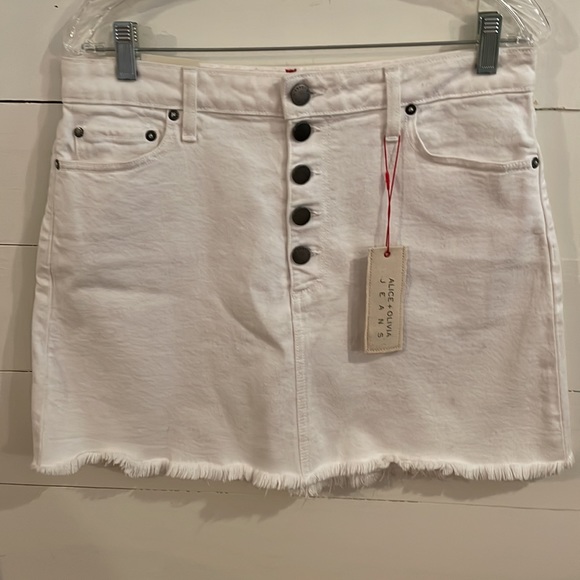 Alice + Olivia Dresses & Skirts - NWT Alice + Olivia Jeans White Button-Fly Fringe Hem Mini, Size 32